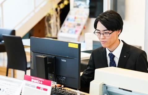 クリエイティブスタッフ