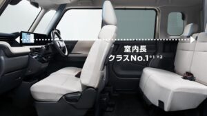 日産プリンス奈良のルークスの広々とした室内空間